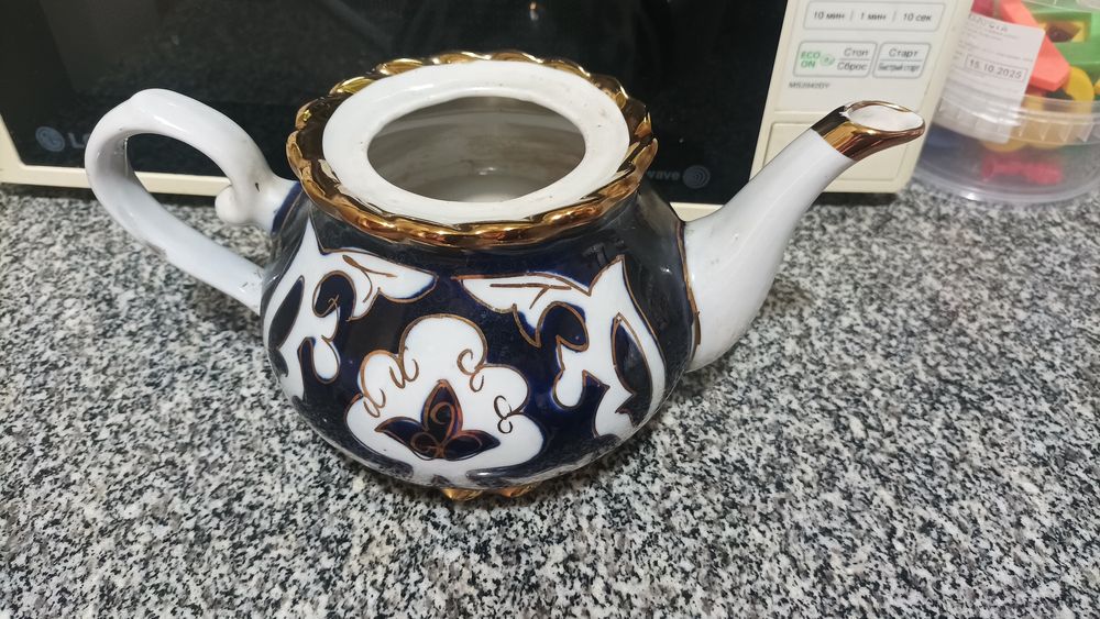 Чайник большой на 1, 2 литра без крышки