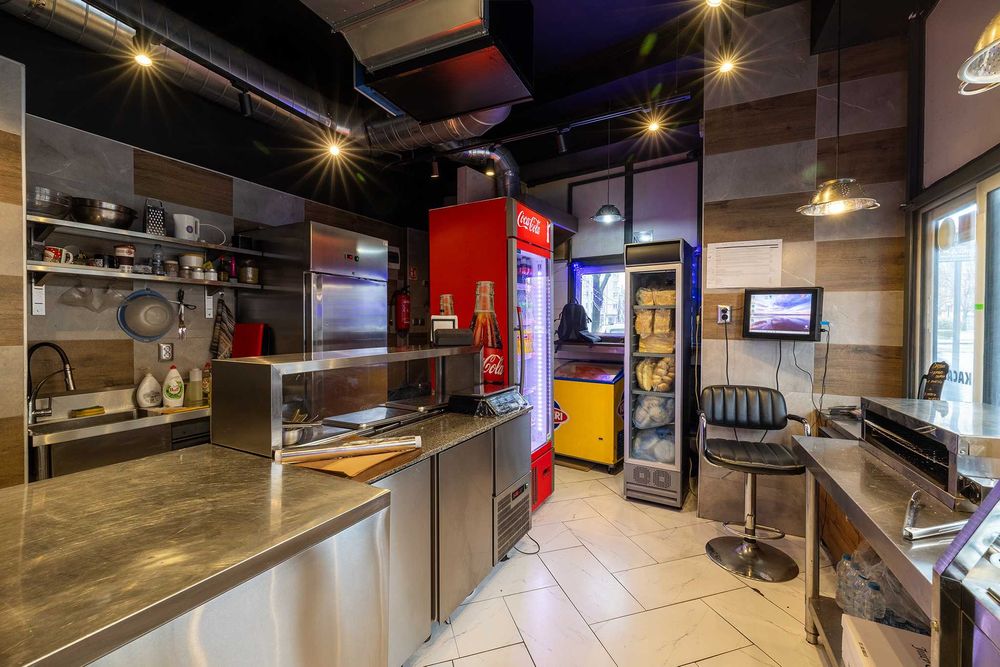 Дава се под наем Заведение в София, Център - 40 кв.м за 40800 € - Снимка #4