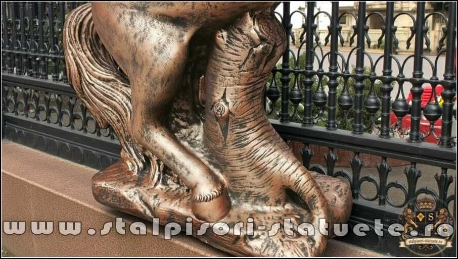 Statuetă căluț mare, arămiu patinat, model S37.