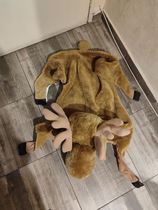 Мил, гальовен, благороден елен - килимче.