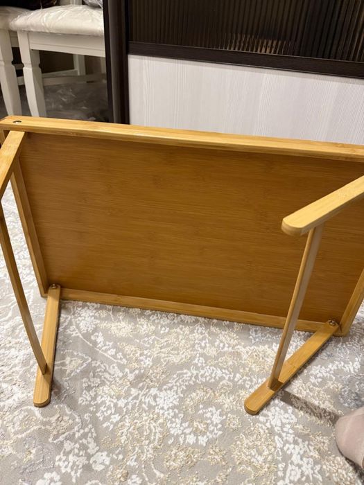 Продам столик .Новый!! не б/у