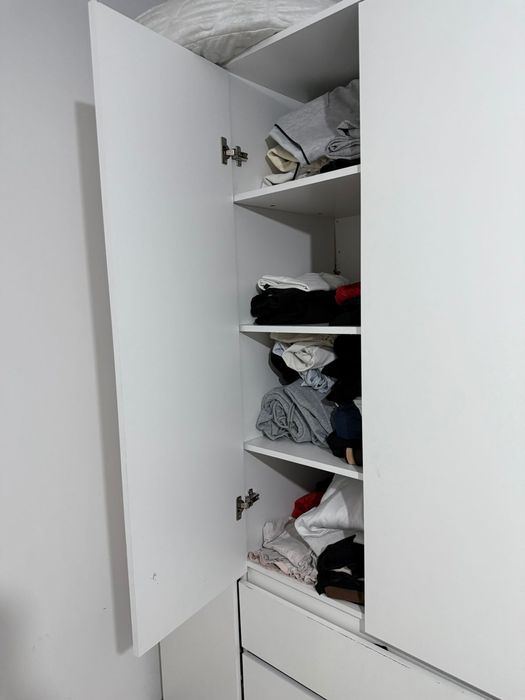 Спальный гарнитур  сатылады