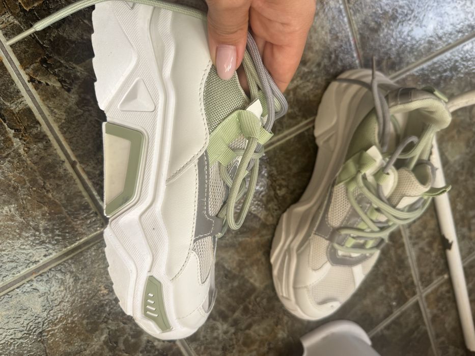 Дамски маратонки Adidas, Muvid