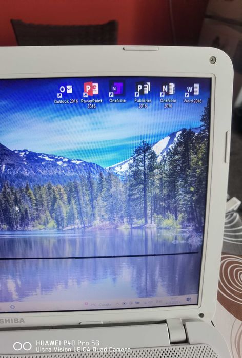 Лаптоп TOSHIBA C855