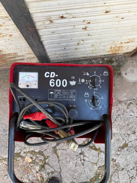 Зарядно стартерно устройство 12/24V