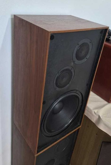 Boxe SA-1200  de la Akai