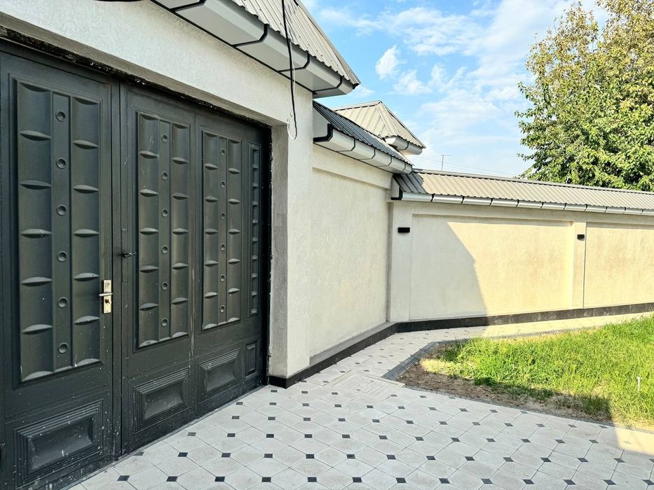 Продаю 4 комнатный студийный дом