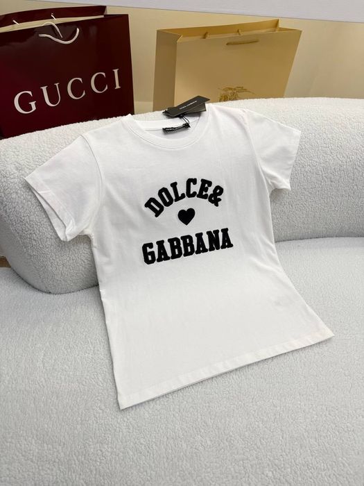 Тениски с къс ръкав