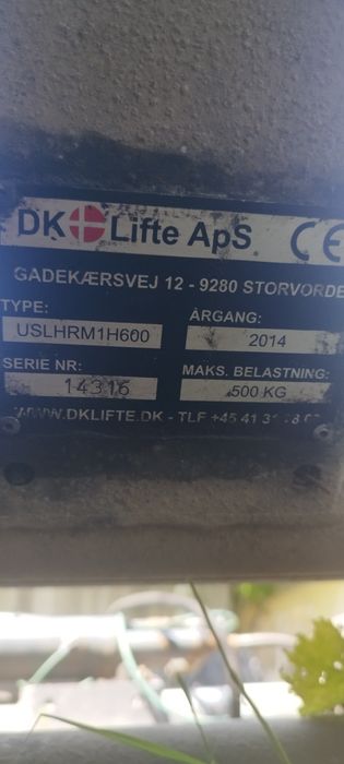 Падащ борд работещ свален от Мерцедес Спринтер