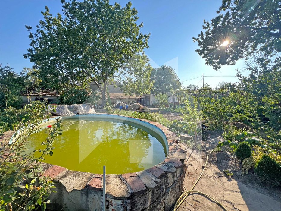 ПРОДАВА парцел 1,4 дка с ФУРГОН и КЛАДЕНЕЦ в гр. Плиска. ТОК! ВОДА!