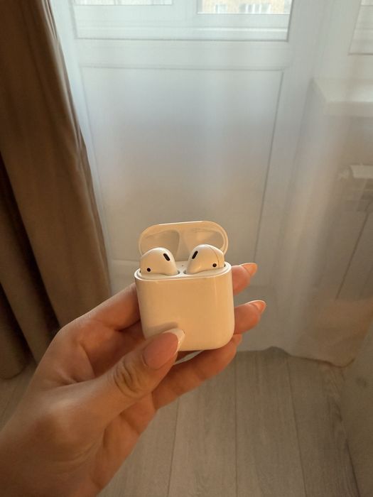 Продам Airpods 1