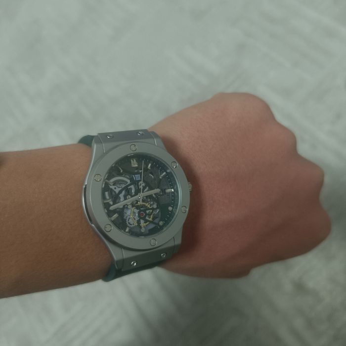 Срочно Продам часы VII