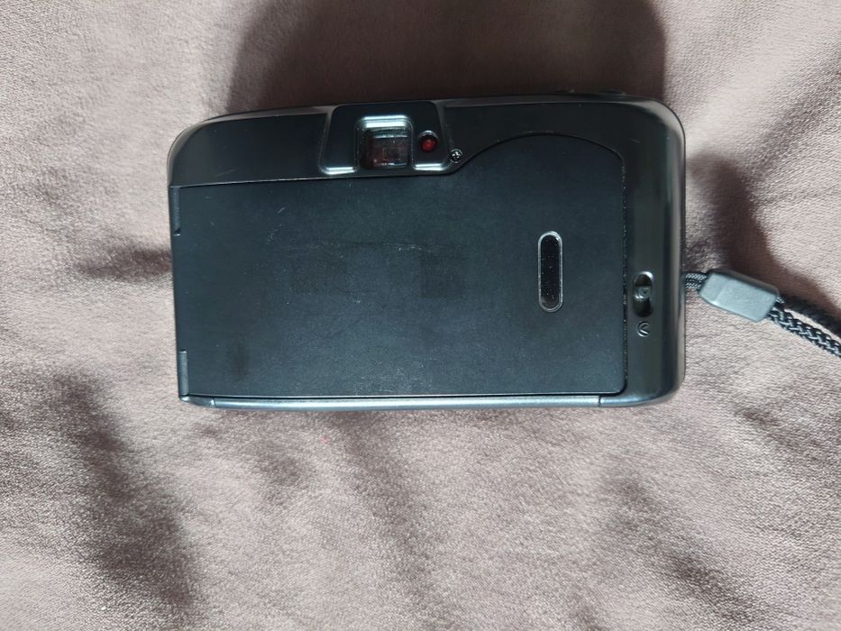 Compact Nikon Zoom 200 AF