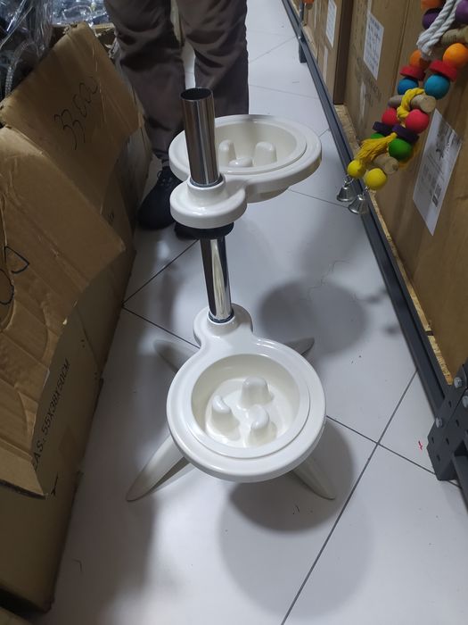 Продаётся на стойке миски. ЕСТЬ доставка Яндекс.