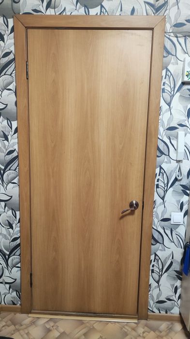 Продам дверь межкомнатную