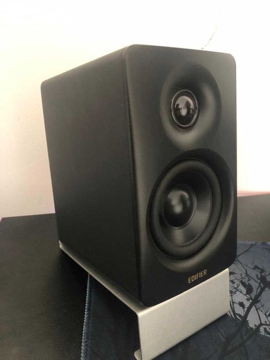 Продам колонки Edifier M60.