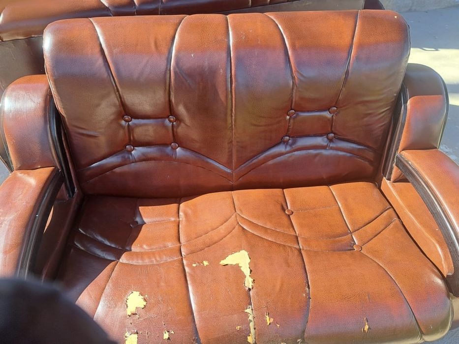 Kreslo divan sotiladi