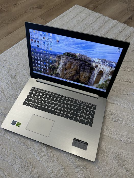 Lenovo de vanzare