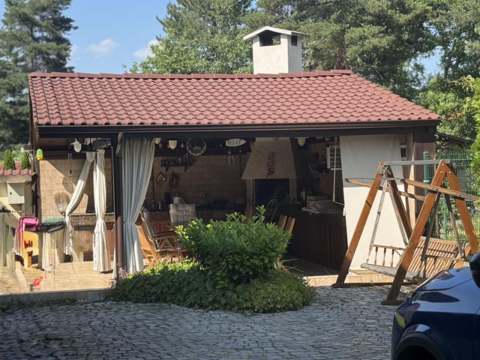 Продава се Къща в София, в.з. Врана - Лозен - 204 кв.м за 5393 €/кв.м - Снимка #1