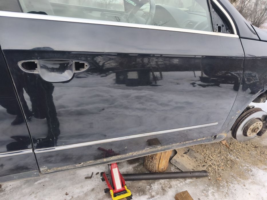 Ușă portieră dreapta față Volkswagen Passat B6 negru LC9X 2005-2010