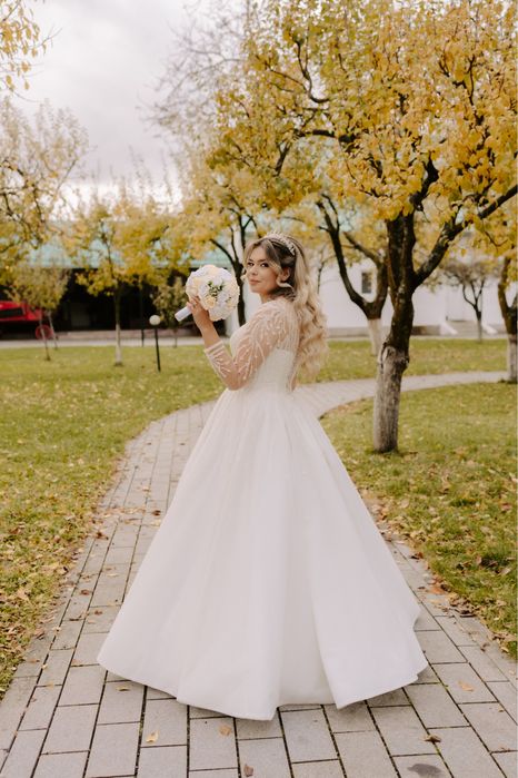 Rochie de mireasă elegantă – stil prințesă