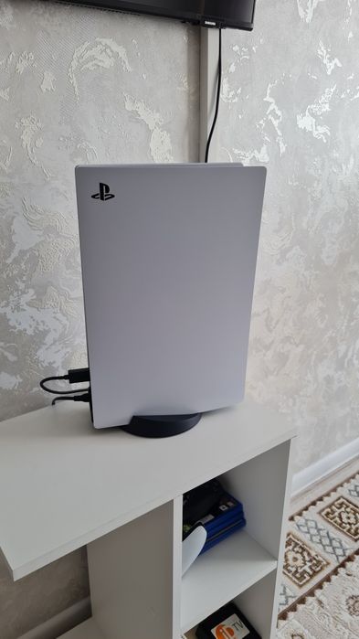 Продам Sony Playstation5 б/у