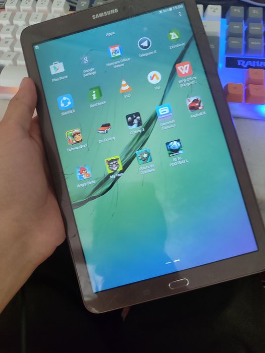 Samsung tab e (sm t561)