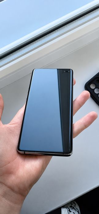 Продаю Samsung S10+ на 128 гб