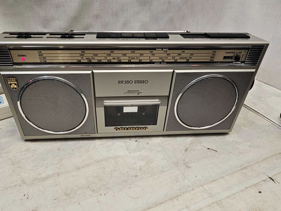 Radio Casetofon Grundig RR 350 Stereo – Clasic, Complet și Funcțional pe partea de tuner