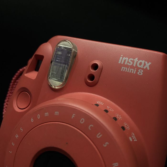 Продам INSTAX mini 8