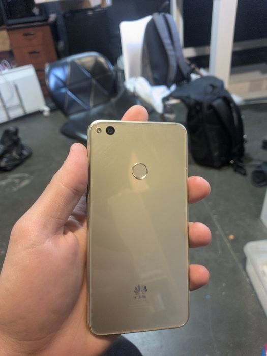 Продам Huawei P8 Lite