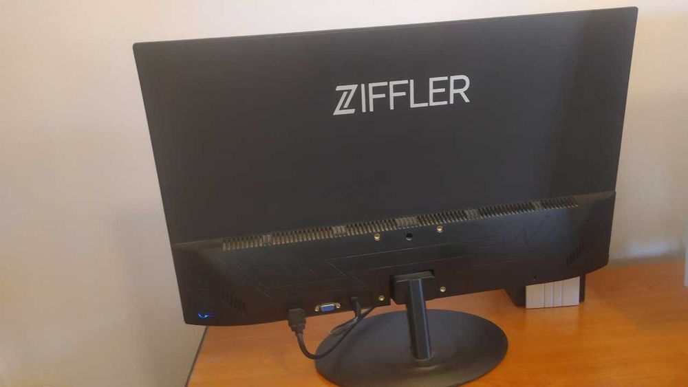 Ziffler R238 с диагональю 23.8 дюйма монитор