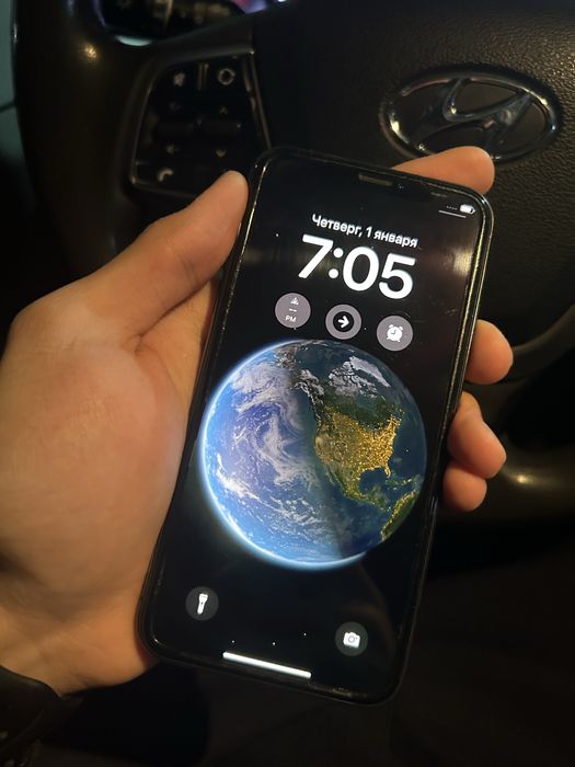 Продам iPhone Xs