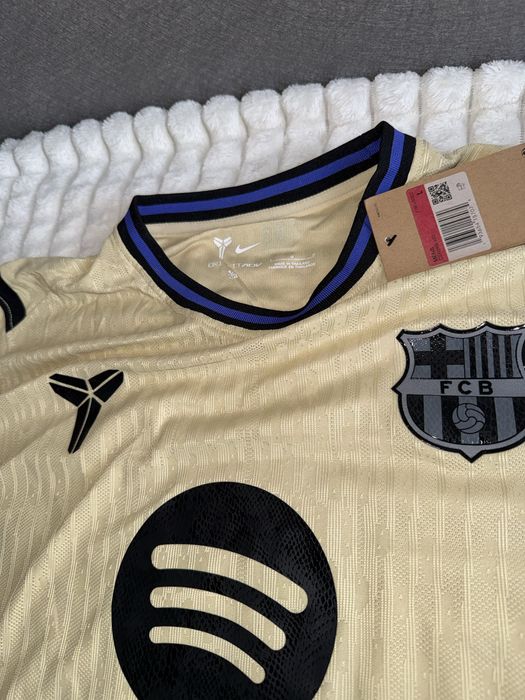 Tricou Player version Pedri Barcelona x Kobe marimea XL