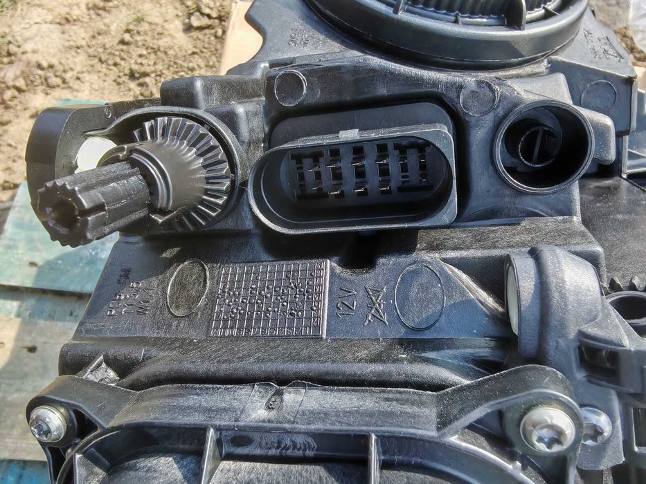 Faruri VALEO NOI ( EUROPA) FULL echipate 044930,D3S, H7, Bi-Xenon, LED