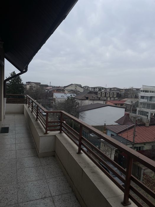 Inchiriez apartament 3 camere zona Bucurestii Noi centrala proprie