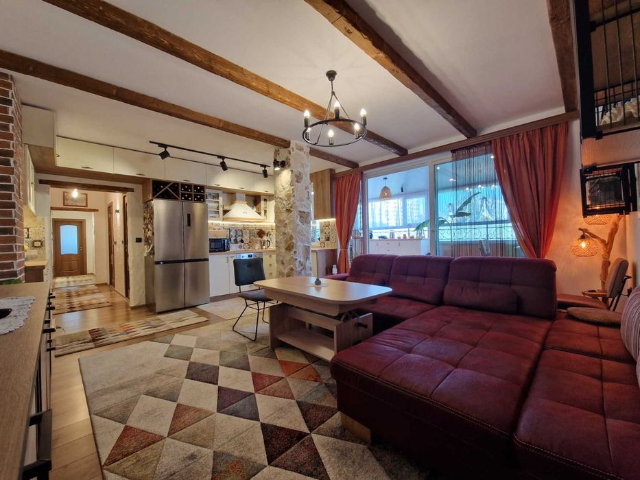 Продава се Многостаен апартамент в Стара Загора, Казански - 180 кв.м за 1267 €/кв.м - Снимка #2