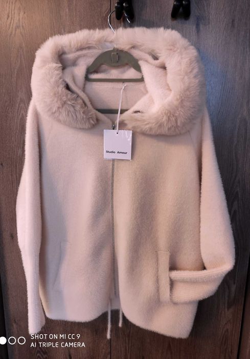 Кашмирена розова жилетка нова