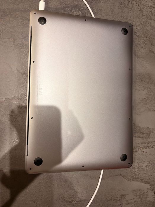 MacBook Air 13 Inch, 2020, Intel Core, Състояние: Използвано