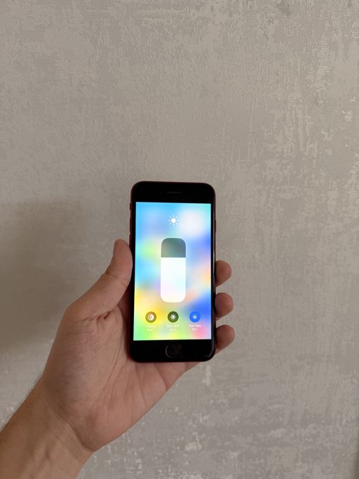 IPhone 8/64 Red - В отличном состоянии