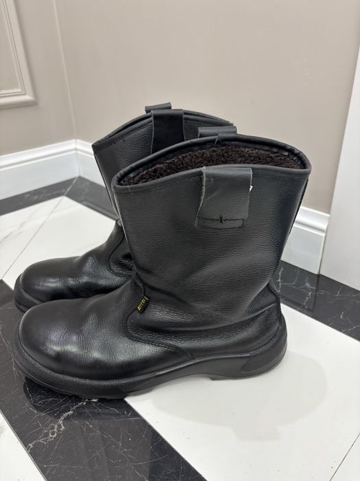 Продам  спец обувь