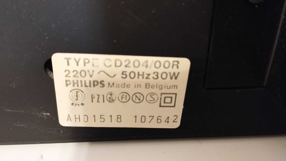 pt cd-uri audio un cd player Philips CD204