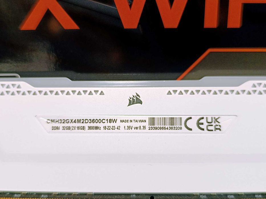 Рам 32GB (2x16GB) DDR4 3600MHz Corsair Vengeance RGB PRO SL White