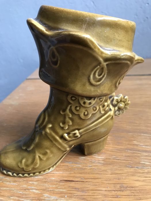 Порцеланов Мускетарски ботуш