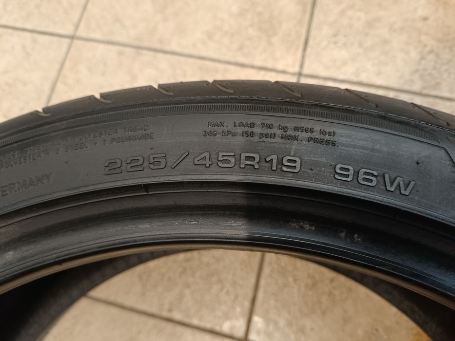 225/45/19 летние шины б/у из Германии.