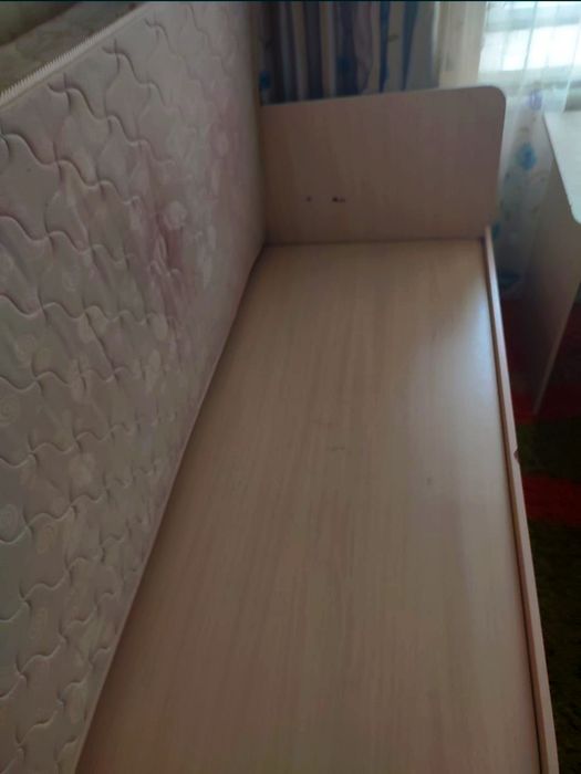 Продам кровать с матрасом