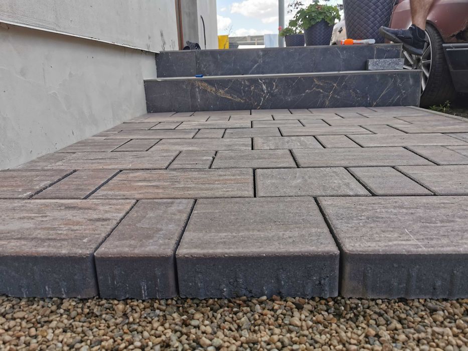 Montaj Pavaje și spații verzi