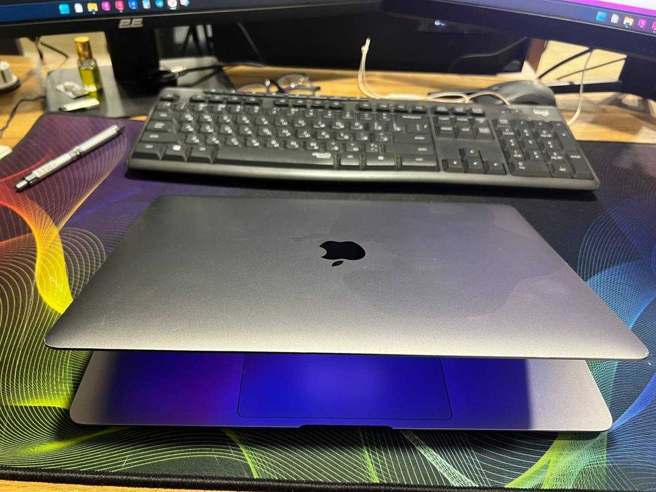 MACBOOK AIR A1932 i5-8210Y 1.60GHz 13 LAPTOP 8/128GB