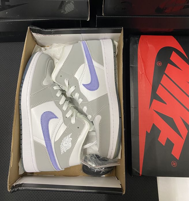Jordan 1 Retro Mid Wolf Grey Aluminum BQ6472-105