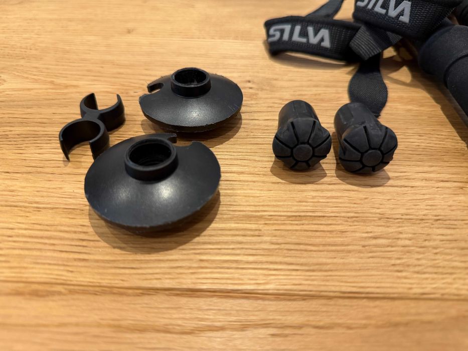 Bețe Trekking Silva 4S Carbon Ultra-Ușoare, Compacte, 4 Secțiuni